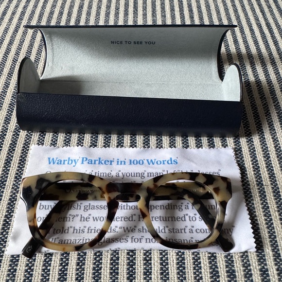 Warby Parker Brown Patterned Glasses - Picture 1 of 5